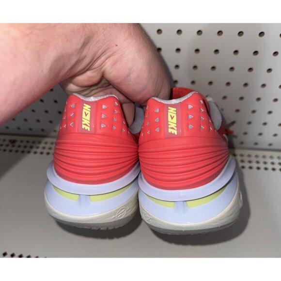 Athletic_Shoes